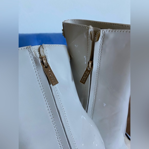 Guess Brya Platform Booties - Picture 5 of 7